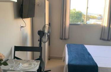 Kitnet302 centro com linda vista da janela e tv smart - Foto 7