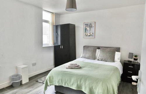 Large 6 Bed House, Long Term Stay Savings, Contractors, Professionals, Big Groups, Free Parking! - Foto 20