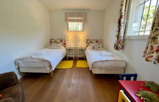 Luxury Villa With Private Pool - Photo 4