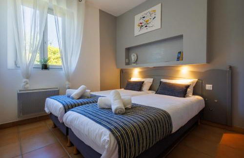 Lou Karo - Piscine partagée - Parking privé - Photo 8