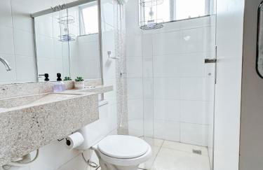 Novo Apto em Condomínio Fechado c/Ar e Elevador - Foto 6