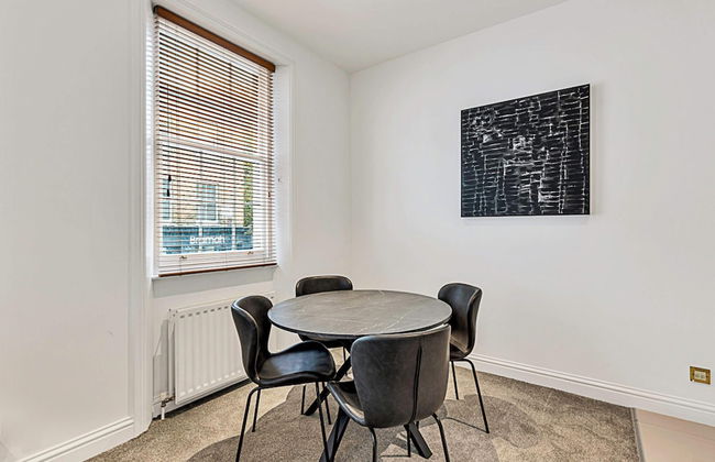 A One-bedroom Apartment Situated In Central London - Foto 10