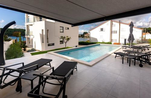 Villa Veronica with pool first line at sea - Foto 9