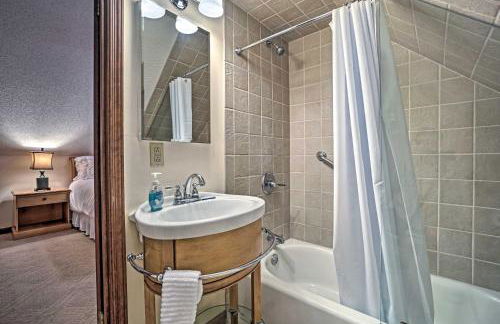 Hot Tub and Game Room Mountain Retreat in Otto! - Foto 11