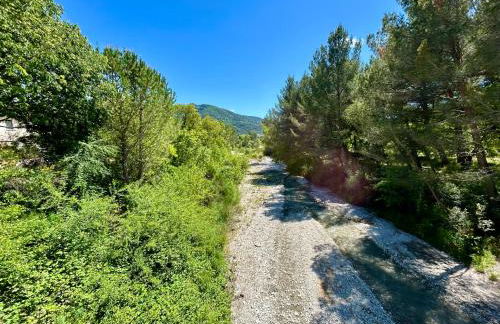 ÉROS - Loft entier avec Balnéo & Rétroprojecteur - Foto 6