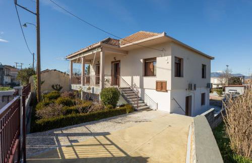 Peaceful 2-bedroom village house near Tripolis - Photo 3