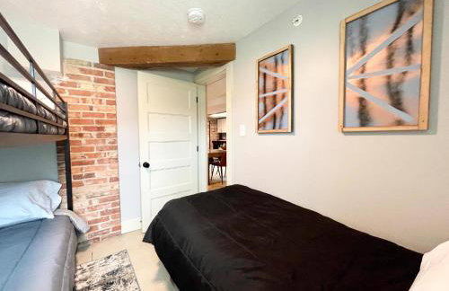 Historical Boiler Maker - Downtown Muskegon - Foto 17