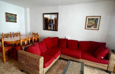 Between Beach & Center - Photo 3