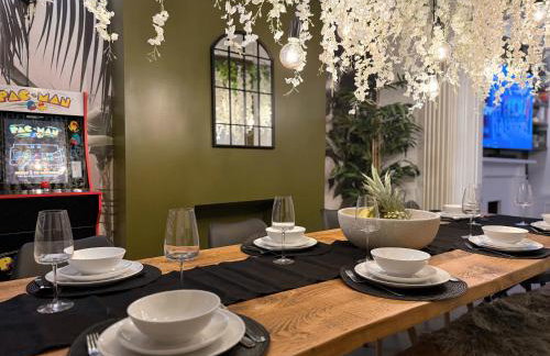 London Acton - hot tub, cinema, games & arcade - Foto 43