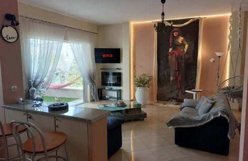 Delphitea Philoxenia - Photo 2