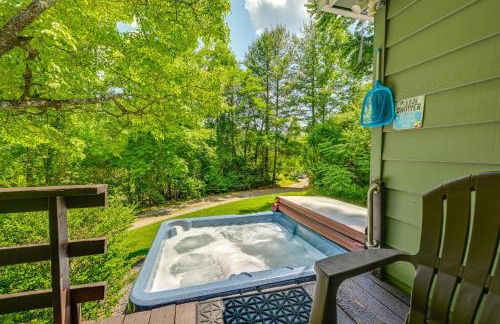 Private Hot Tub and Covered Deck Cozy Whittier Gem - Foto 2