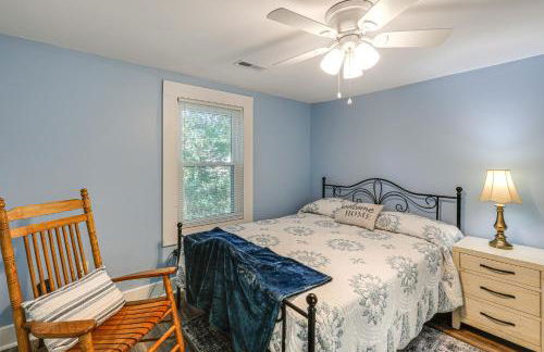 Small-Town Charm and Local Dining Home in Burgaw! - Foto 13