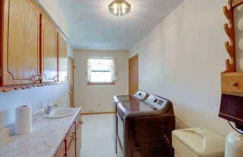 Charming Mountain Home Getaway with Gas Grill! - Foto 23