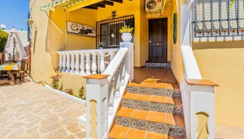 Paraíso Familiar en Marisol Park Bungalow con Piscina, Tenis y Parking - Foto 4