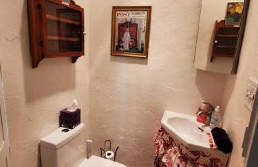 PRIVATE HOME Walk to Downtown CHERRY BLOSSOM COTTAGE Hot Tub SLEEPS UP TO 6 GUESTS - Foto 19