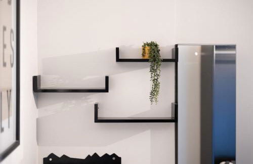 Extravagant 6 Bed Victorian Townhouse with Hot Tub - Photo 29