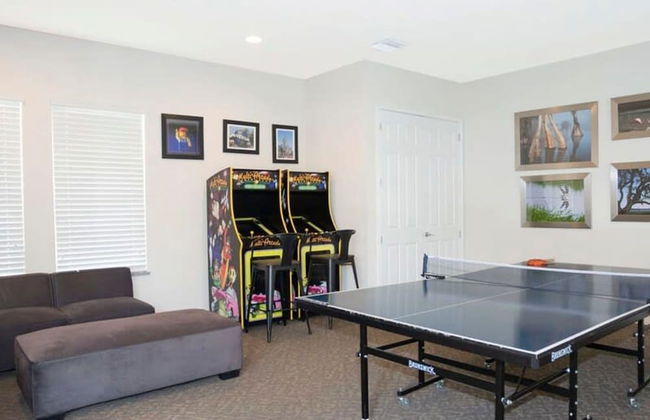 Spacious New Modern Retreat - Foto 44