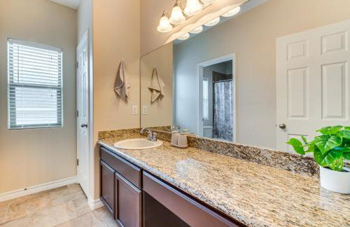 7 Mi to Lake Casa Blanca Laredo Family Home! - Foto 27