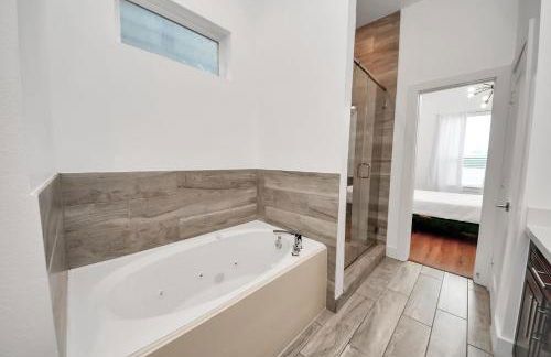 AMAZING ROOFTOP! DOWNTOWN SKYLINE VIEWS!!! SLEEPS 15 - Foto 33