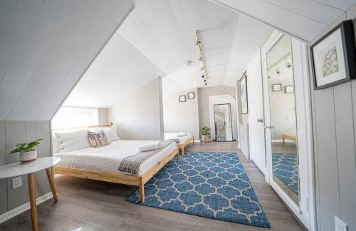 1 Block to Beach - 8BR 5BA Modern Historic Home - Foto 8