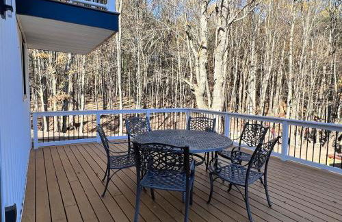 Catskills Escape Hot Tub Massage Chairs & Games - Foto 53