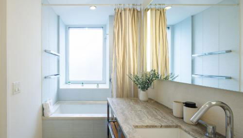 Stylish NYC Haven Steps to Broadway & Dining - Foto 4