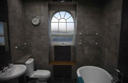 Midsomer Manor, Sleeps 16, Hot Tub, Near Bath - Foto 29