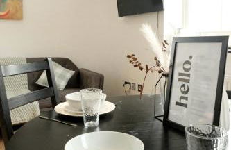 Amanah Properties - Stylish Retreat for Friends & Families Zone 1 Sleeps 5 - Foto 4