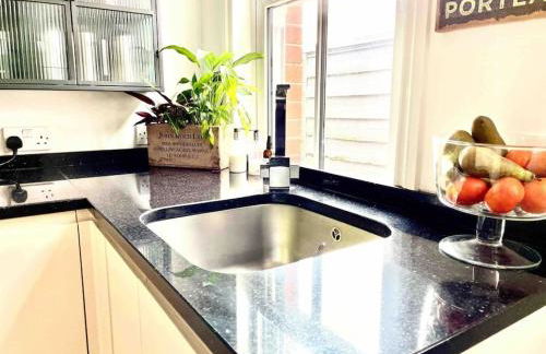 A unique and spacious river front property - Foto 29