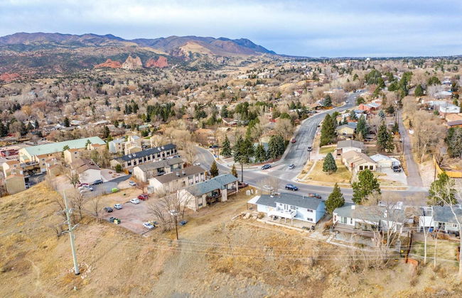 2BR Pikes Peak Views Garden of Gods Dog-friendly! - Photo 47