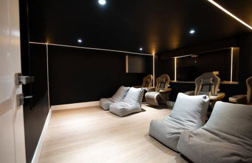 Luxury 6 Bed near city centre with Cinema Room & games room plus 5 bathrooms - Foto 4