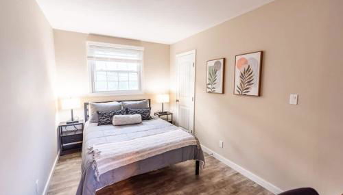 Sleeps 6-Full Kitchen-4 Beds-Big Couch-OfficeSpace - Foto 4