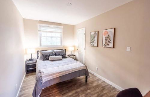 Sleeps 6-Full Kitchen-4 Beds-Big Couch-OfficeSpace - Foto 4