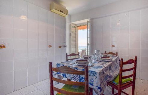 Stunning Apartment In Marina Di Caronia - Foto 9