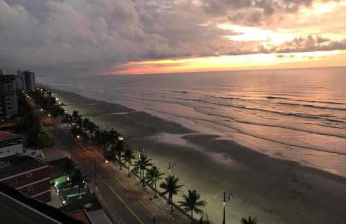 Mongaguá com vista para o Mar pé na areia - Foto 22