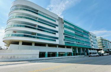 Apartamento 3 Quartos em Frente à Praia do Forte - Photo 1