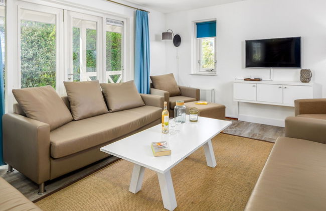 Restyled Villa Near the Beach - Photo 5