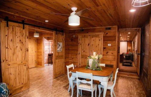 Southern Comfort Retreat with a private hot tub - Foto 45