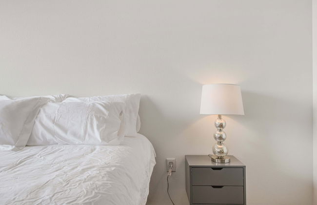 Luxury Historic Loft with Gym - Photo 12