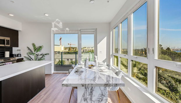 Luxury 2BR Hollywood Pool View by Oneluxstay - Foto 2, Camera