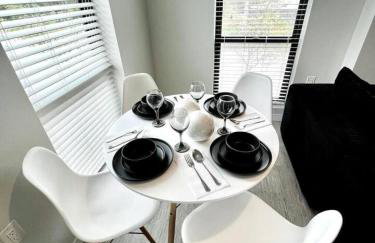 Monochrome Den - Foto 41