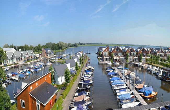 Modern Houseboat With air Conditioning Located in Marina - Foto 30