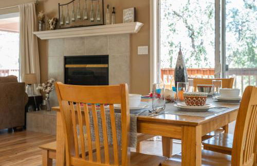 Lazy Squirrel - Cozy Family House with Full Game Room - Foto 17