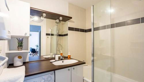 Le Sévigné - Cosy et calme - balcon et parking - Foto 3, towels, Shower