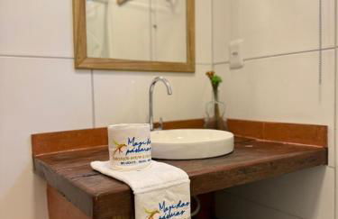 Container Vermelho na beira do rio e a poucos metros do mar com cozinha completo em mogiquiçaba bahia - Foto 8