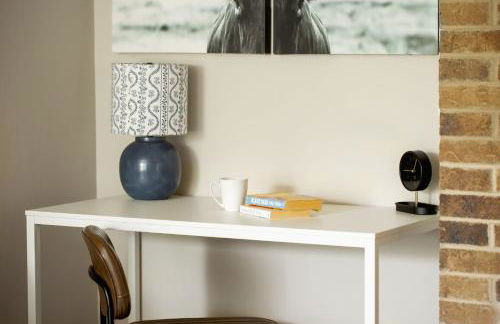 Serene SoCo Escape, Walk to Cafes and Free Parking - Photo 2