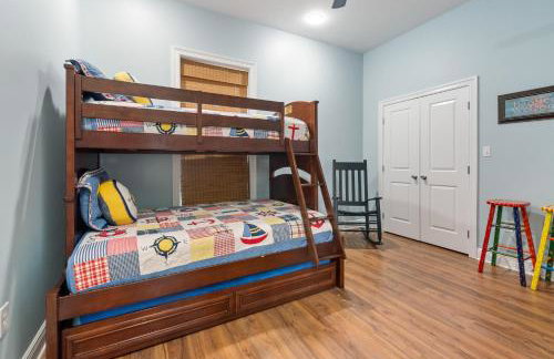 Waterfront Home with dock, sleeps 10 - Foto 8