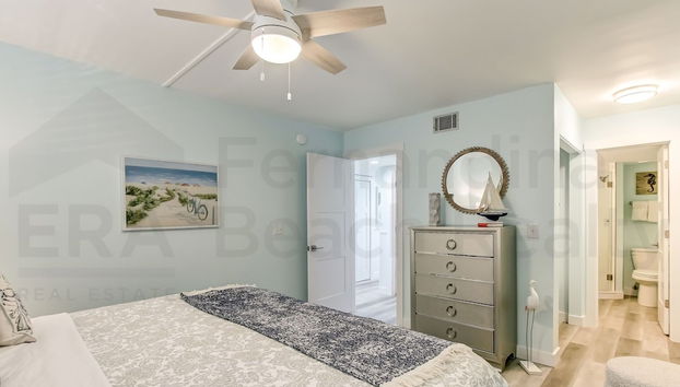 Rustic Theme Condo with Scenic Ocean View by RedAwning - Foto 3, Habitación