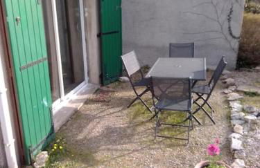 Single storey 40m² bordering pine forest and spa - Foto 10