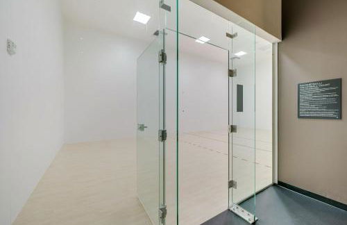 Sleek Escape-Resort-Style Stay with Pool Spa & more - Foto 35